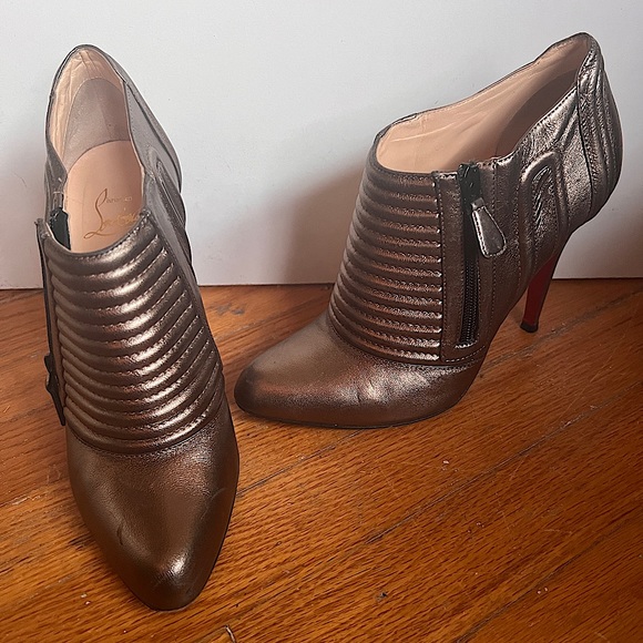 Vintage Christian Louboutin size 40. - Picture 2 of 7